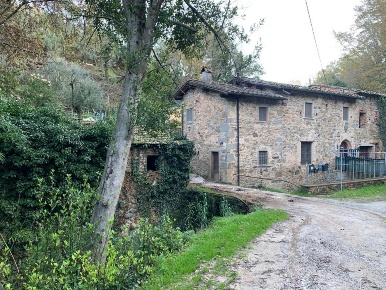 Foto Casa indipendente a Lamporecchio Centro di 123 m² con 5 locali