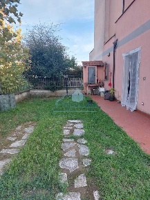 Foto Appartamento a Castelnuovo Magra Centro di 60 m² con 3 locali