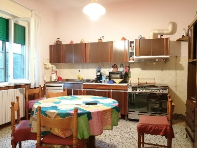 Foto Villa bifamiliare a Bientina Centro di 170 m² con 7 locali in vendita