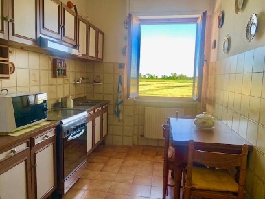 Foto Appartamento a Luni di 85 m² con 3 locali in vendita