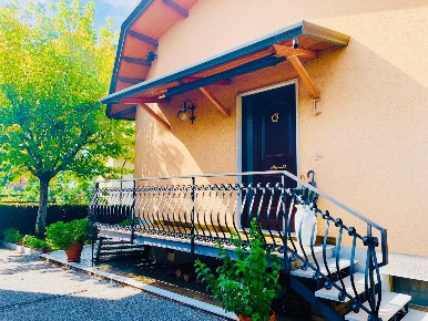 Foto Casa indipendente a Castelnuovo Magra Colombiera Molicciara di 120 m²