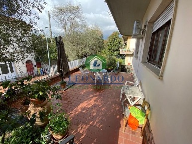 Foto Villa unifamiliare a Massa e Cozzile Margine Coperta Traversagna