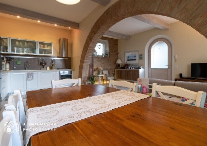 Foto Appartamento a Monteroni d'Arbia di 320 m² con 10 locali in vendita