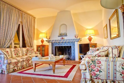 Foto Villa unifamiliare a Forte dei Marmi Centro di 250 m² con 5 locali