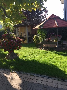 Foto Villa unifamiliare a Castelnuovo Magra Centro di 400 m² con 10 locali