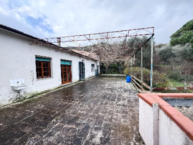 Foto Casa indipendente a Vicopisano Centro di 290 m² con 9 locali