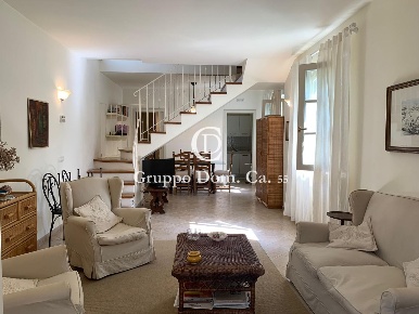 Foto Villa unifamiliare a Forte dei Marmi Centro di 100 m² con 4 locali