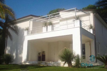 Foto Villa unifamiliare a Forte dei Marmi Roma Imperiale di 605 m²