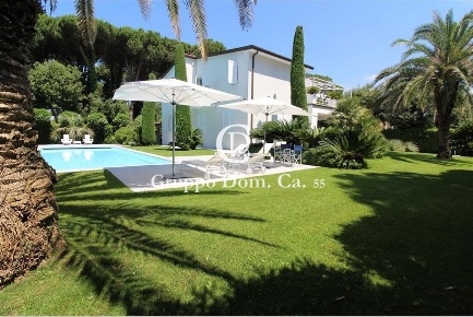 Foto Villa unifamiliare a Forte dei Marmi Roma Imperiale di 450 m²