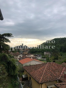 Foto Villa bifamiliare a Vicopisano Centro di 200 m² con 6 locali