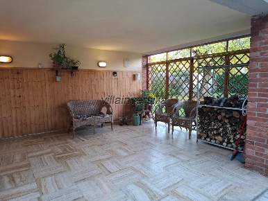 Foto Villa unifamiliare a Forte dei Marmi Caranna di 200 m² con 9 locali