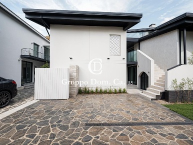 Foto Villa bifamiliare a Forte dei Marmi Vittoria Apuana di 140 m²
