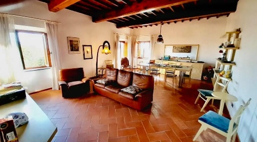 Foto Appartamento a Vicopisano Centro di 127 m² con 5 locali in affitto
