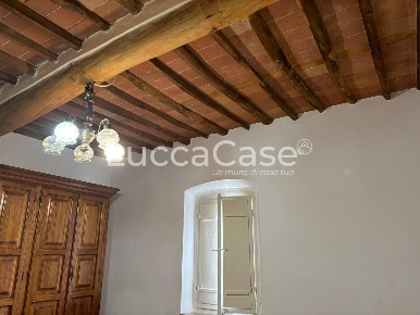 Foto Casa indipendente a Porcari Padule di 270 m² con 7 locali in vendita