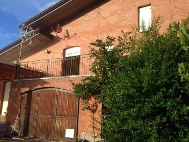 Foto Villa unifamiliare a Luni Castelletto di 160 m² con 6 locali