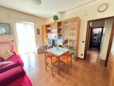 Foto Appartamento a Luni Luni Mare di 70 m² con 3 locali in vendita