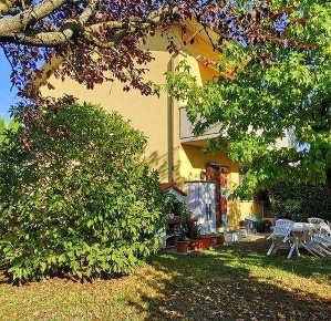 Foto Villa a schiera a Lamporecchio Centro di 130 m² con 5 locali