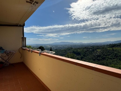 Foto Villa a schiera a Lamporecchio di 180 m² con 6 locali in vendita