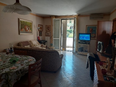 Foto Villa bifamiliare a Albinea Centro di 300 m² con 10 locali in vendita