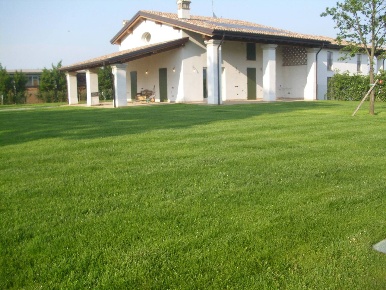 Foto Villa bifamiliare a Albinea Centro di 258 m² con 1 locali in vendita