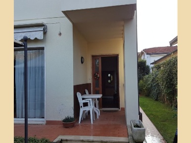 Foto Villa a schiera a Forte dei Marmi Vittoria Apuana di 180 m² in vendita