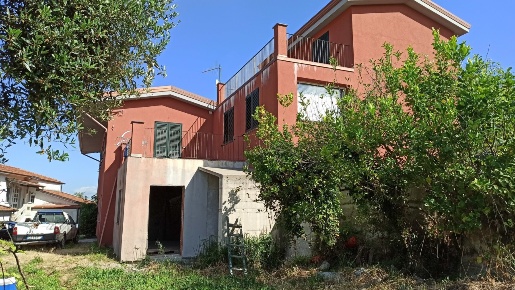 Foto Appartamento a Castelnuovo Magra Colombiera Molicciara di 160 m²