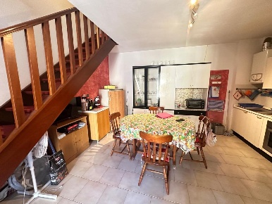 Foto Appartamento a Luni Luni Mare di 91 m² con 4 locali in vendita