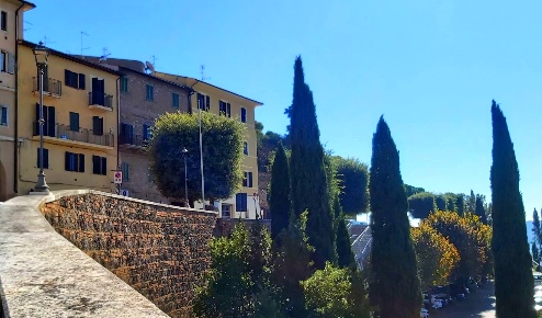 Foto Appartamento in Via Fontebranda, Chiusi Centro di 75 m² con 4 locali