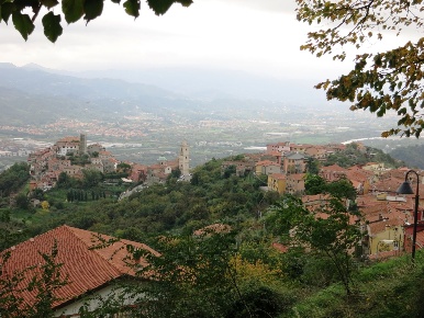 Foto Appartamento a Vezzano Ligure Centro di 80 m² con 4 locali in vendita