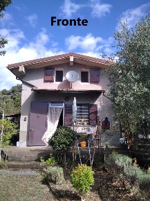 Foto Villa singola a Roccastrada di 100 m² con 6 locali in vendita
