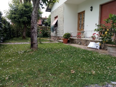 Foto Villa unifamiliare in Via Huxley Aldous 1, Forte dei Marmi Centro