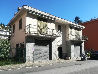 Foto Villa bifamiliare in Via Garibotti, Santa Margherita Ligure di 350 m²
