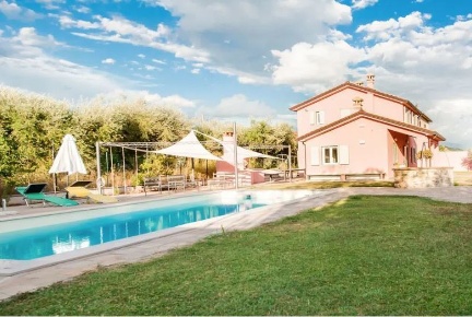 Foto Appartamento a Castelnuovo Magra Colombiera Molicciara di 204 m²
