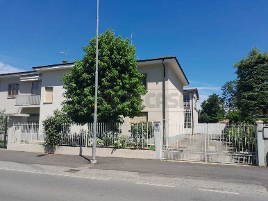 Foto Villa bifamiliare in Via Donato Bramante 130, Crema di 195 m²