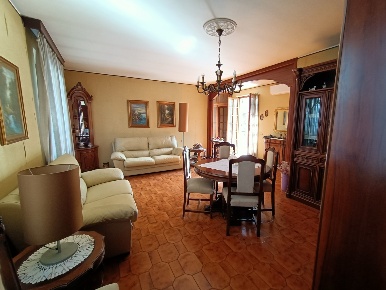 Foto Appartamento in Via Piazzuola, Borgonovo Val Tidone di 370 m²