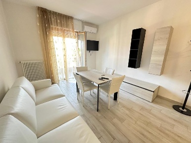 Foto Appartamento a Luni Luni Mare di 75 m² con 4 locali in vendita