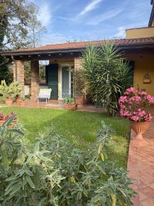 Foto Villa unifamiliare in Via Palvotrisia 38, Castelnuovo Magra di 319 m²