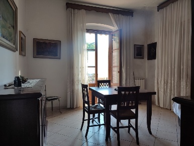 Foto Appartamento a Vezzano Ligure di 104 m² con 5 locali in vendita