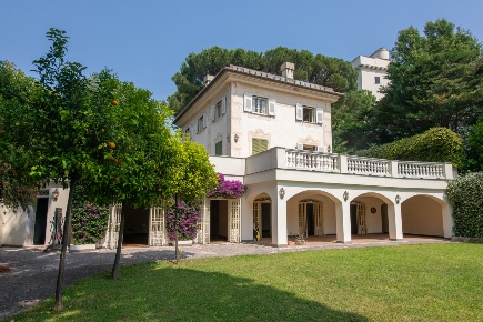 Foto Villa unifamiliare in Via Federico Ricci, Genova Albaro di 420 m²