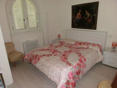 Foto Villa unifamiliare a Forte dei Marmi Centro di 120 m² in vendita