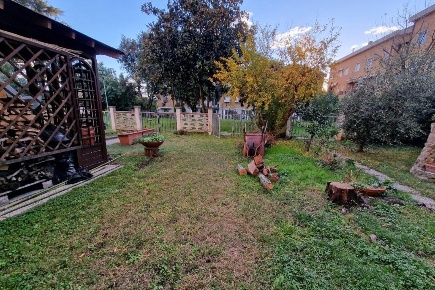 Foto Appartamento a Luni Casano Dogana Isola di 80 m² con 4 locali