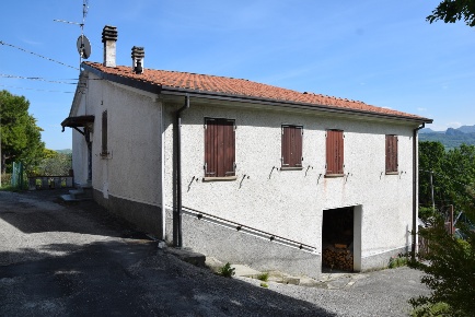 Foto Villa singola in Via Uffogliano 6, Novafeltria di 208 m² con 10 locali