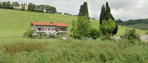 Foto Villa unifamiliare a Castellalto di 475 m² con 12 locali in vendita