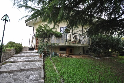 Foto Villa unifamiliare in Via Montimusoi 13, Lavagno San Pietro di 337 m²