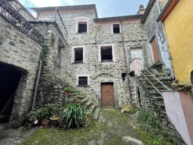 Foto Appartamento a Bolano Montebello Di Mezzo di 65 m² con 3 locali