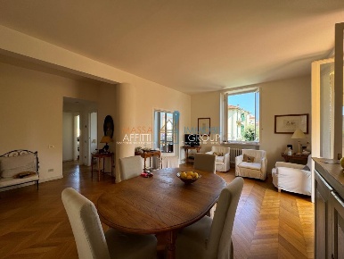 Foto Appartamento in ⛉ Via Mazzini 20, Forte dei Marmi in vendita