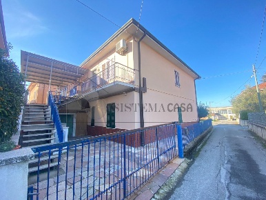 Foto Appartamento in via indipendenza snc, Castelnuovo Magra di 120 m²
