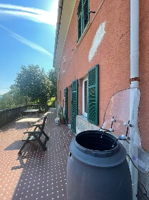 Foto Villa singola a Vezzano Ligure di 141 m² con 7 locali in vendita