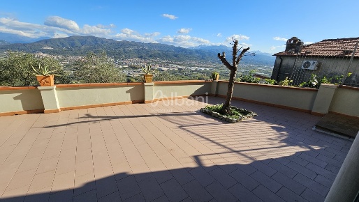 Foto Appartamento in Via San Giorgio, Vezzano Ligure di 59 m² con 4 locali