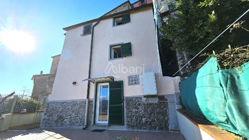Foto Appartamento in Via San Giorgio, Vezzano Ligure di 59 m² con 4 locali